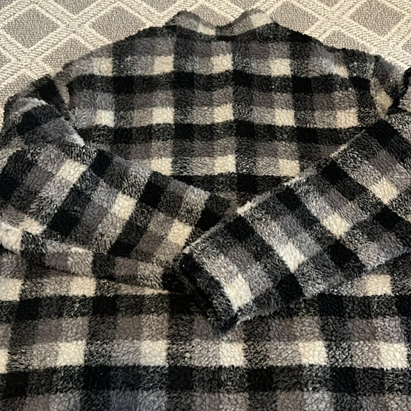 Men’s Jacket - Picture 2 of 3